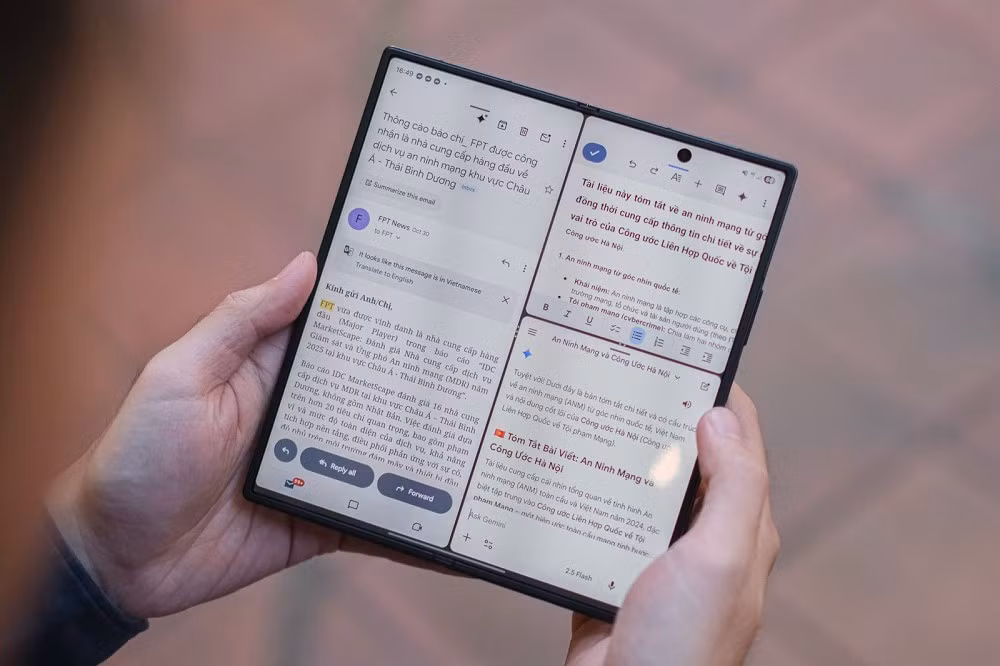 Người dùng có thể chia sẻ slide, gọi video và nhờ AI hỗ trợ ngay trong lúc thuyết trình.