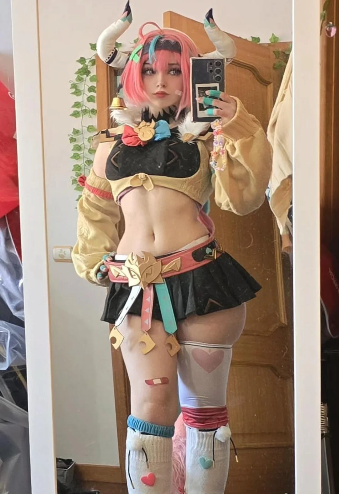 Cô tái hiện nhân vật Varesa trong Genshin Impact với độ chân thật khiến fan bất ngờ.