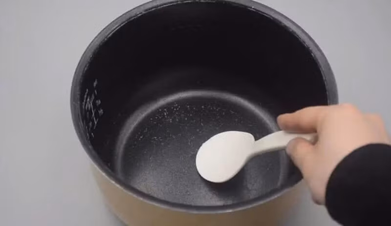 Như vậy, việc nồi cơm điện bong lớp chống dính không trực tiếp làm tăng nguy cơ ung thư, nhưng vẫn nên thay mới để đảm bảo an toàn sức khỏe.