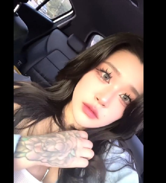 Dẫu vậy, Kim Han-eol vẫn được xem là ví dụ điển hình cho sức mạnh của phong cách nhất quán trong kỷ nguyên kinh tế chú ý trên mạng xã hội.