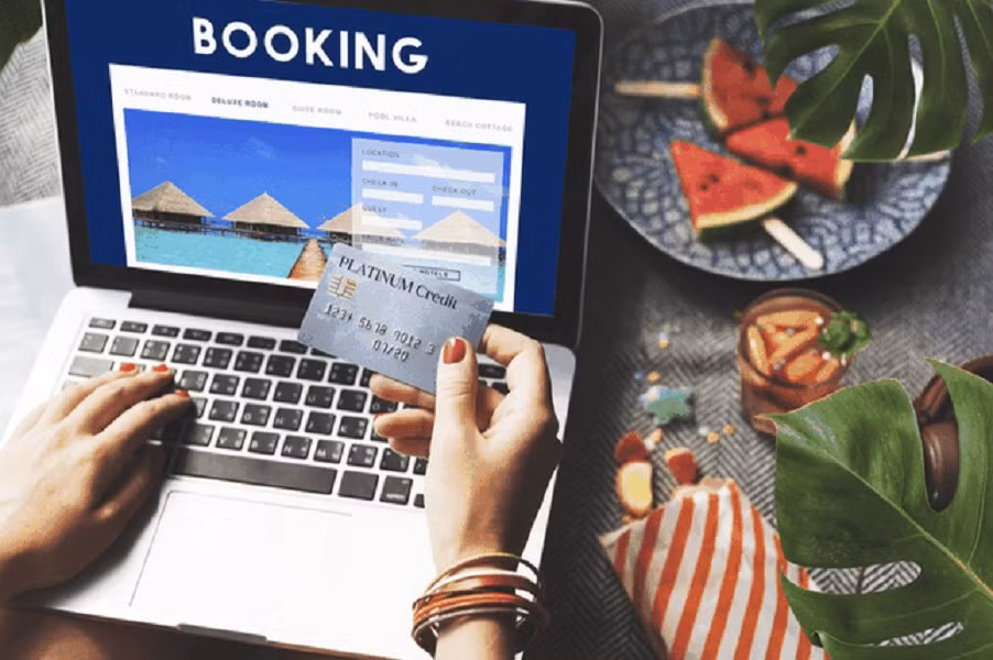 Người dùng săn tour du lịch giá rẻ dễ bị lừa chuyển tiền cọc, sau đó hội nhóm bán combo đột ngột biến mất không dấu vết.