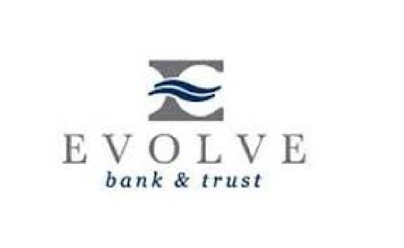 Step hợp tác với Evolve Bank &amp; Trust để cung cấp tài khoản tiết kiệm, chi tiêu và thẻ Visa.
