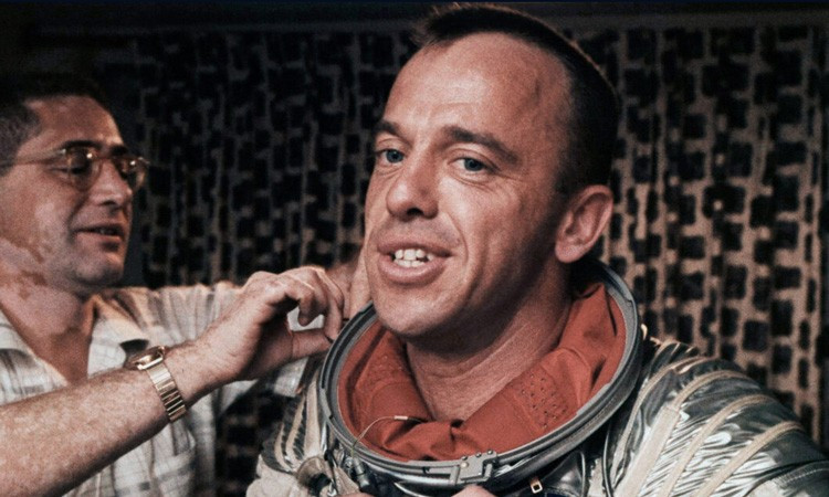 Các kỹ sư buộc phải ngắt toàn bộ cảm biến y tế để tránh nguy cơ chập điện.(Ảnh: U.S. Embassy and Consulates in Italy)