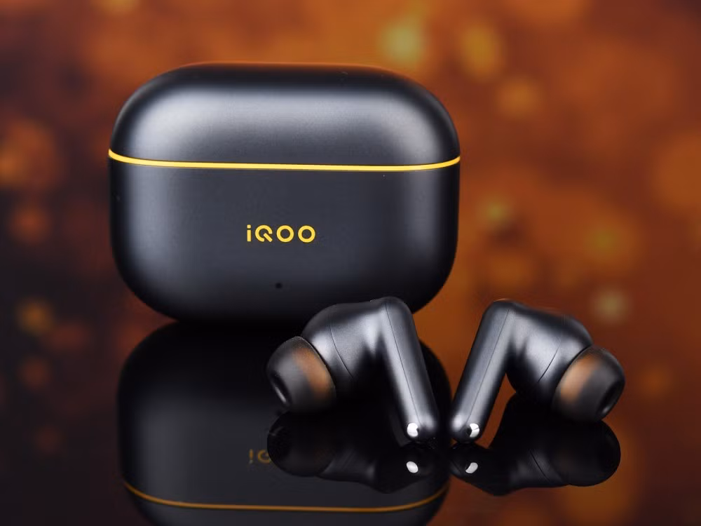 Sau khi trình làng flagship iQOO 15, vivo tiếp tục mở rộng hệ sinh thái với tai nghe không dây iQOO TWS 5.