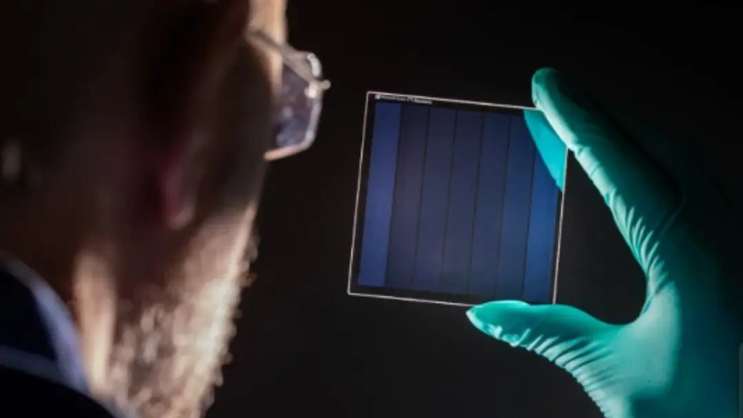 Microsoft vừa công bố công nghệ lưu trữ dữ liệu trên tấm kính siêu bền.