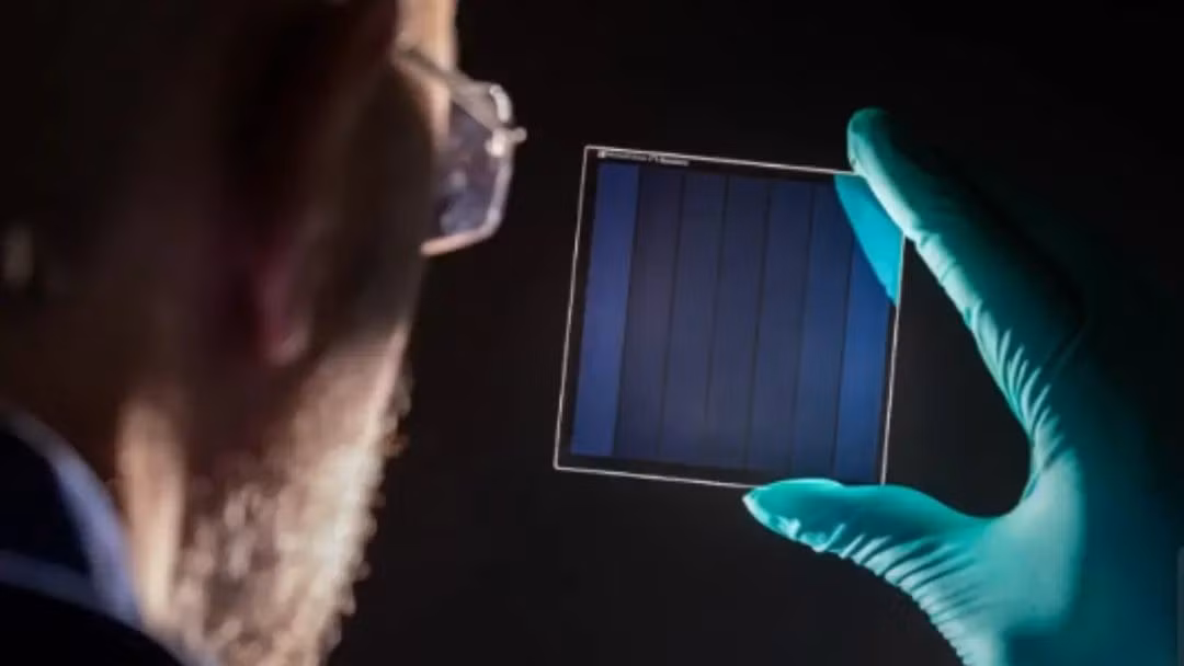 Microsoft vừa công bố công nghệ lưu trữ dữ liệu trên tấm kính siêu bền.
