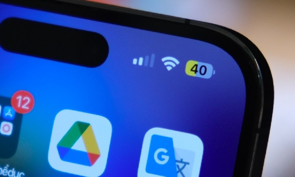 Pin iPhone thường hụt hơi trước khi hết ngày khiến nhiều người lo lắng.