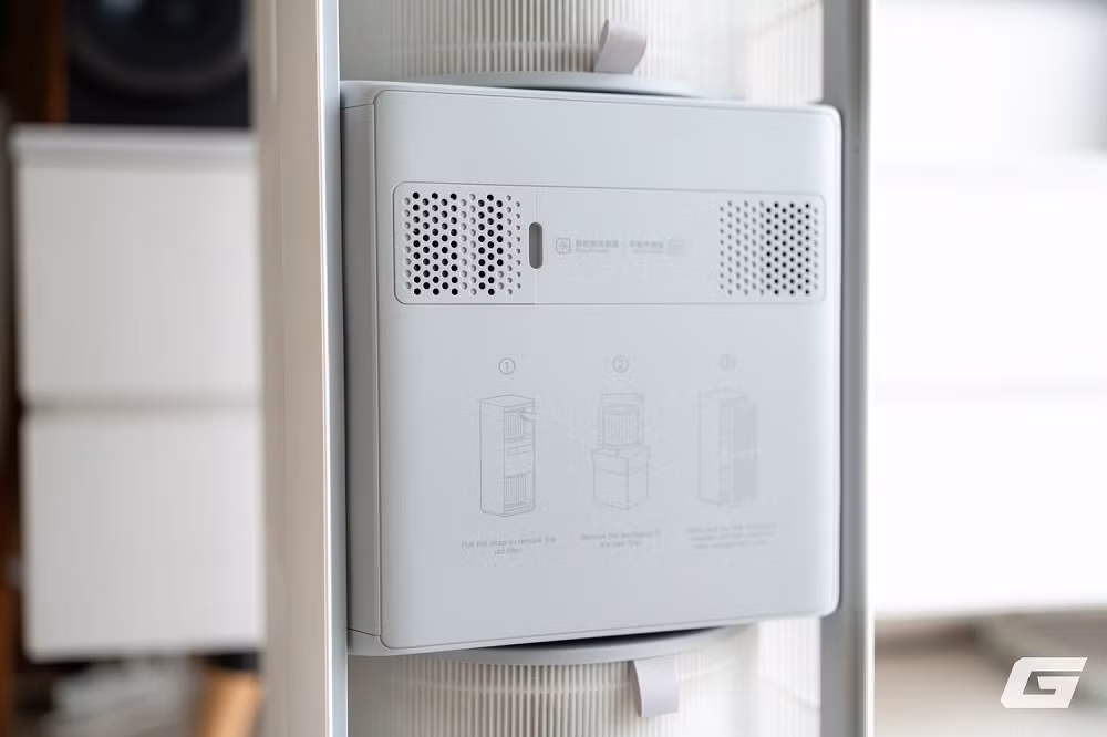 Máy còn tích hợp module UV-C khử khuẩn, hỗ trợ tiêu diệt vi khuẩn và virus trong điều kiện thử nghiệm.(Genk)