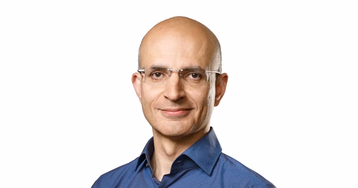 Các nhóm hạ tầng AI và tìm kiếm sẽ được chuyển giao cho Sabih Khan và Eddy Cue.