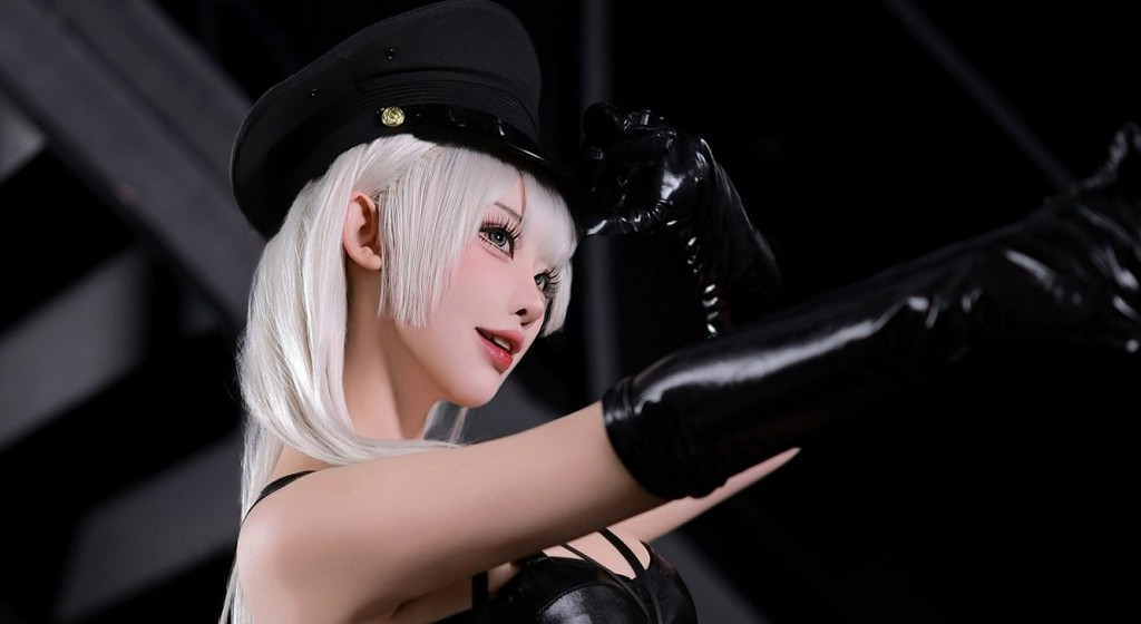 Cộng đồng mạng Trung Quốc liên tục tìm kiếm tên cô trên Weibo, Douyin và Bilibili.