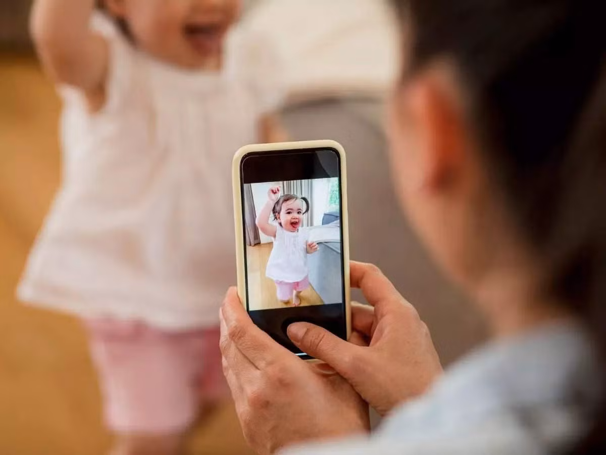 Chuyên gia cảnh báo bất kỳ ai chia sẻ ảnh cá nhân công khai đều có thể trở thành nạn nhân.