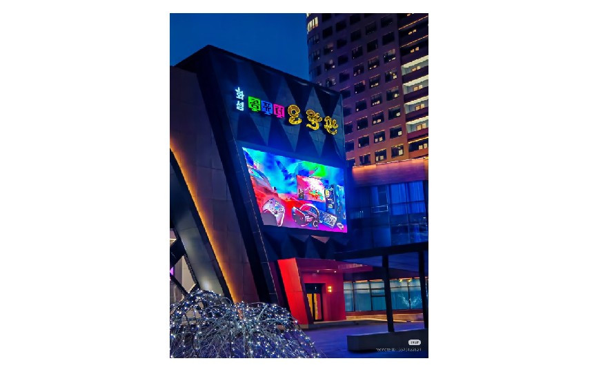 Những hình ảnh hiếm hoi về quán nét đầu tiên tại Triều Tiên đang gây sốt trên mạng xã hội X.