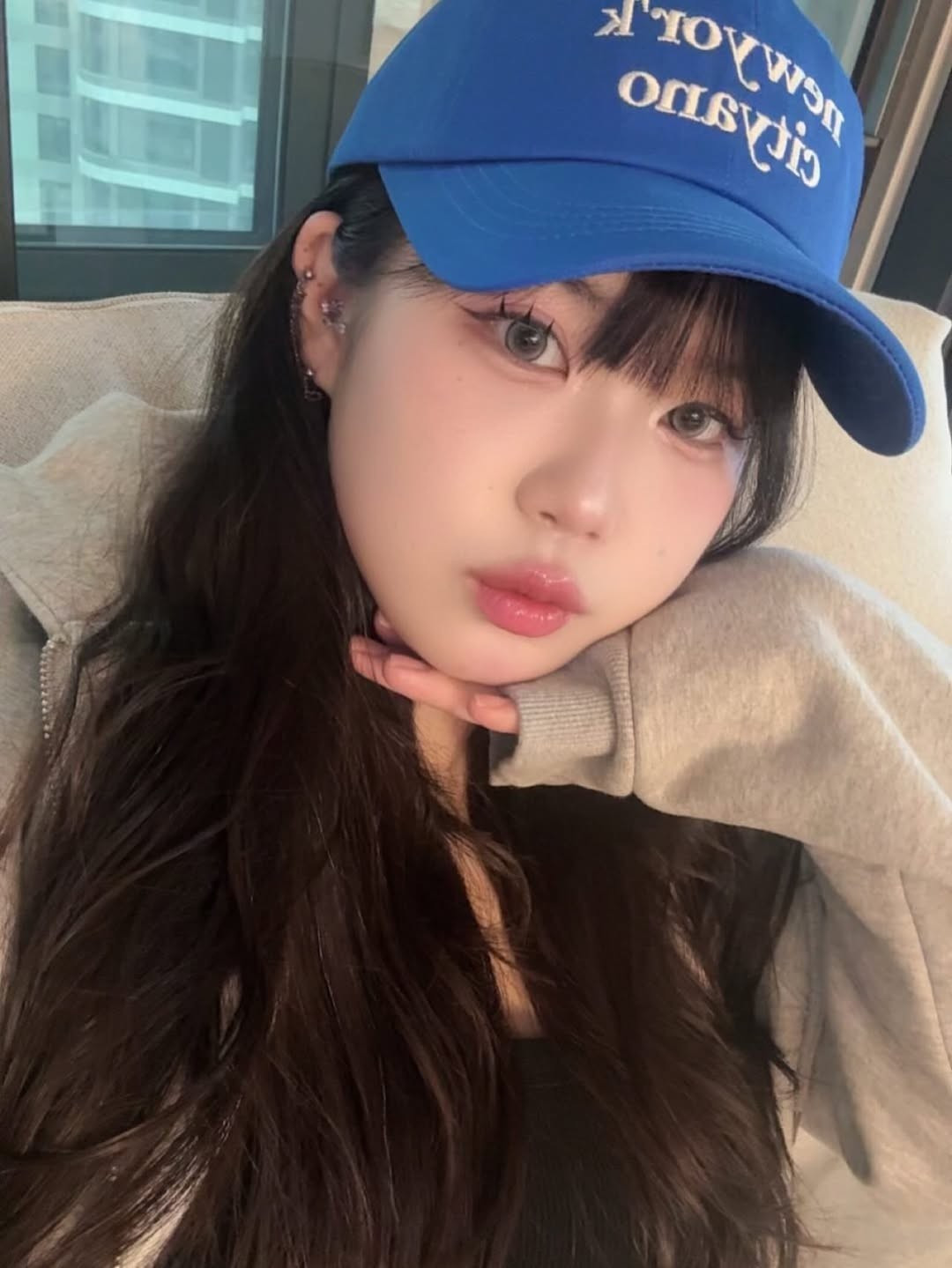 Vẻ ngoài trẻ trung, làn da sáng cùng vóc dáng nổi bật giúp mỗi khung hình của Han-eol nhanh chóng trở thành tâm điểm trên mạng xã hội.