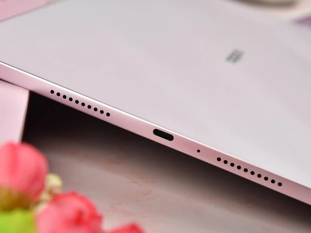 Viên pin dung lượng hơn 10.000mAh kết hợp sạc nhanh 33W giúp OPPO Pad Air5 đáp ứng tốt nhu cầu sử dụng dài ngày.