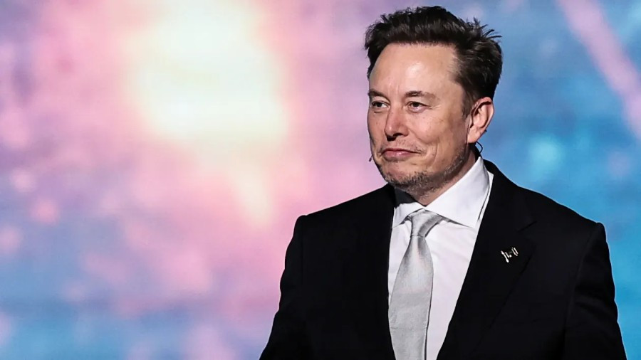 Tỷ phú Elon Musk vừa thiết lập cột mốc chưa từng có khi giá trị tài sản cá nhân lần đầu tiên vượt 600 tỷ USD.