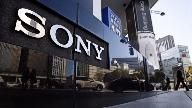 Dù bị gọi là “bán mình”, giới phân tích cho rằng đây thực chất là bước tái cấu trúc chiến lược khi Sony vẫn giữ 49% cổ phần và tiếp tục kiểm soát thương hiệu cùng công nghệ xử lý hình ảnh cốt lõi.