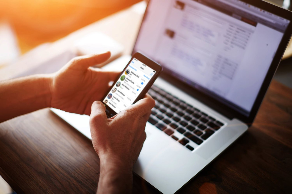 Credential stuffing là hình thức tấn công tự động, lợi dụng thông tin đăng nhập bị rò rỉ để chiếm quyền truy cập vào nhiều dịch vụ khác nhau.