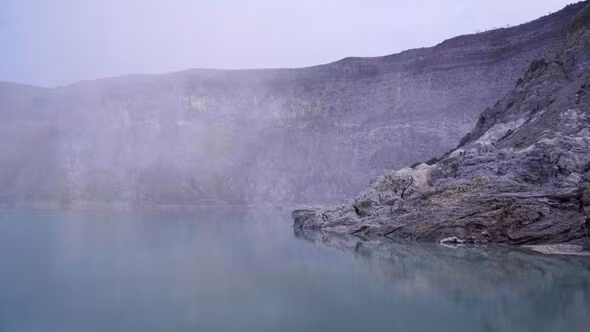 Các nhà khoa học phát hiện hydro tự nhiên tồn tại sâu trong lòng đất ở nhiều nơi trên thế giới. (Ảnh: Daily Express US)