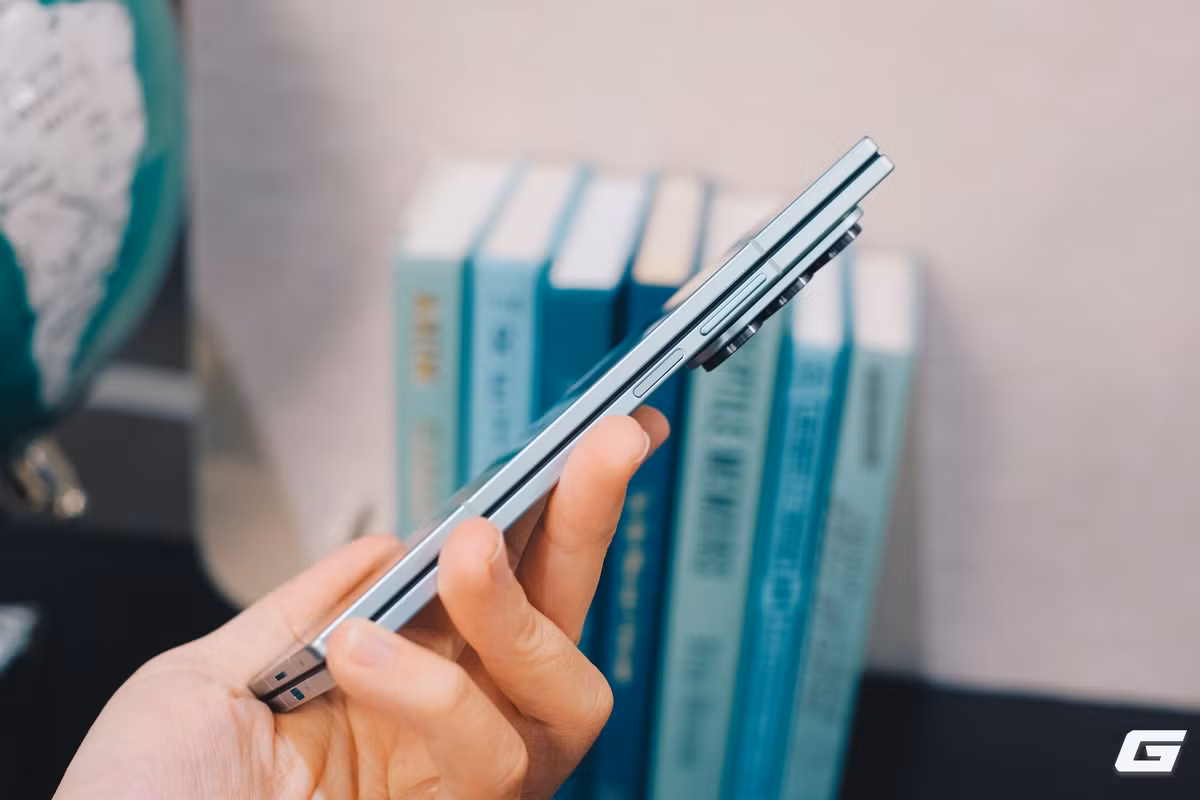 Màu Mint này không bán đại trà mà chỉ xuất hiện độc quyền tại cửa hàng trực tuyến Samsung, tăng độ hiếm và giá trị sưu tầm.(Ảnh: Genk)