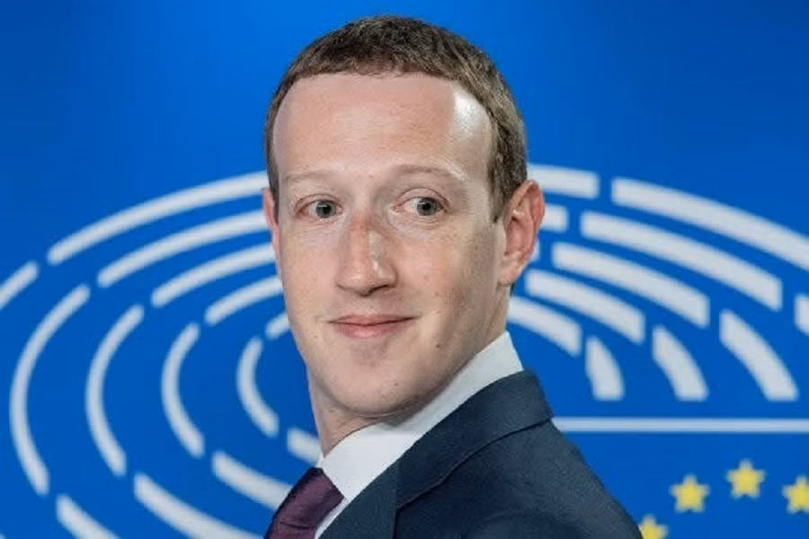 Mark Zuckerberg cho rằng thà chi nhầm vài trăm tỷ USD còn hơn bỏ lỡ cơ hội AI.