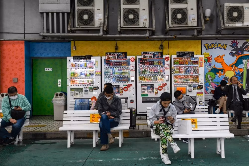 Động thái này nhằm giảm tình trạng nghiện điện thoại, bỏ học và rối loạn sinh hoạt ở giới trẻ.