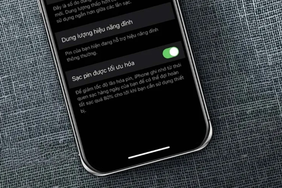 Tắt “Sạc pin tối ưu hóa” giúp pin luôn đầy, sẵn sàng cho cả ngày dài.
