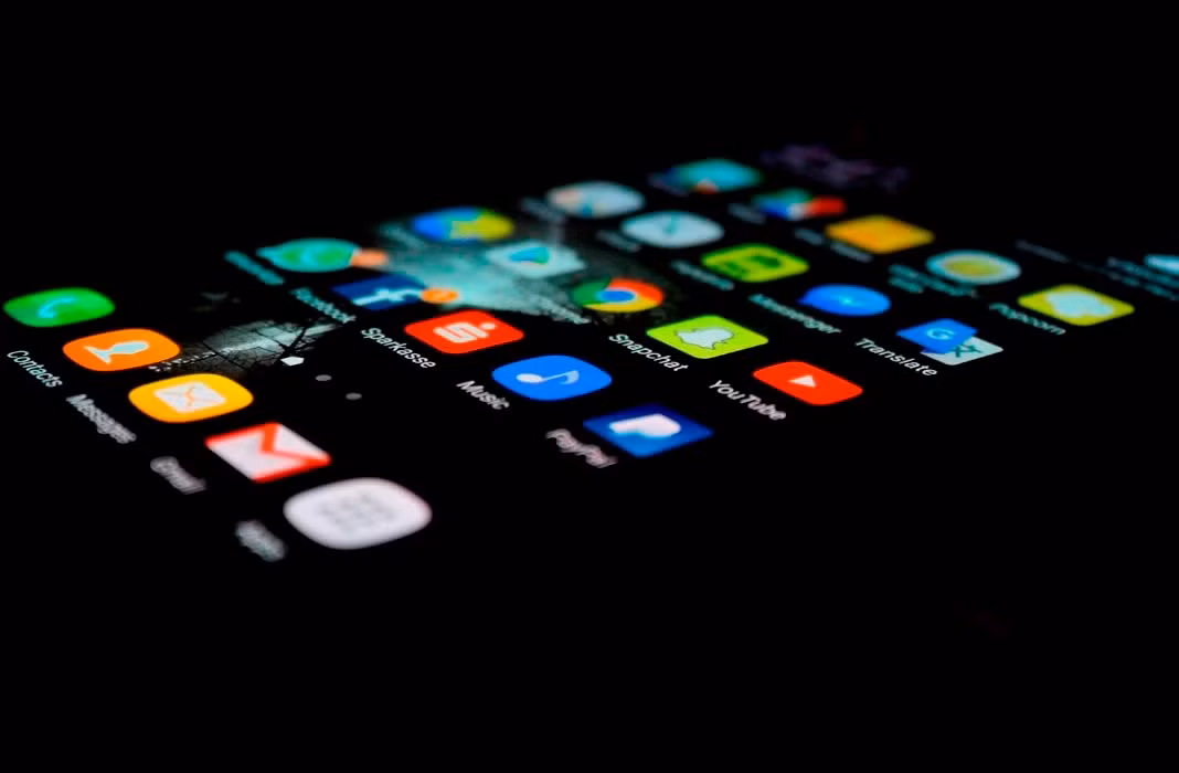 Theo ông, Android hiện đại đã quản lý RAM và tiến trình nền tốt hơn người dùng, nên việc vuốt tắt ứng dụng là hoàn toàn phản tác dụng.