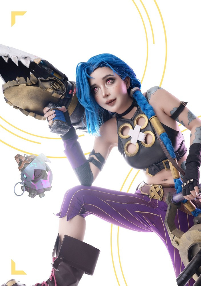 Tuy gây tranh cãi vì sự sexy, nhưng video cũng mở ra góc nhìn mới về sự sáng tạo trong cộng đồng coser Việt.