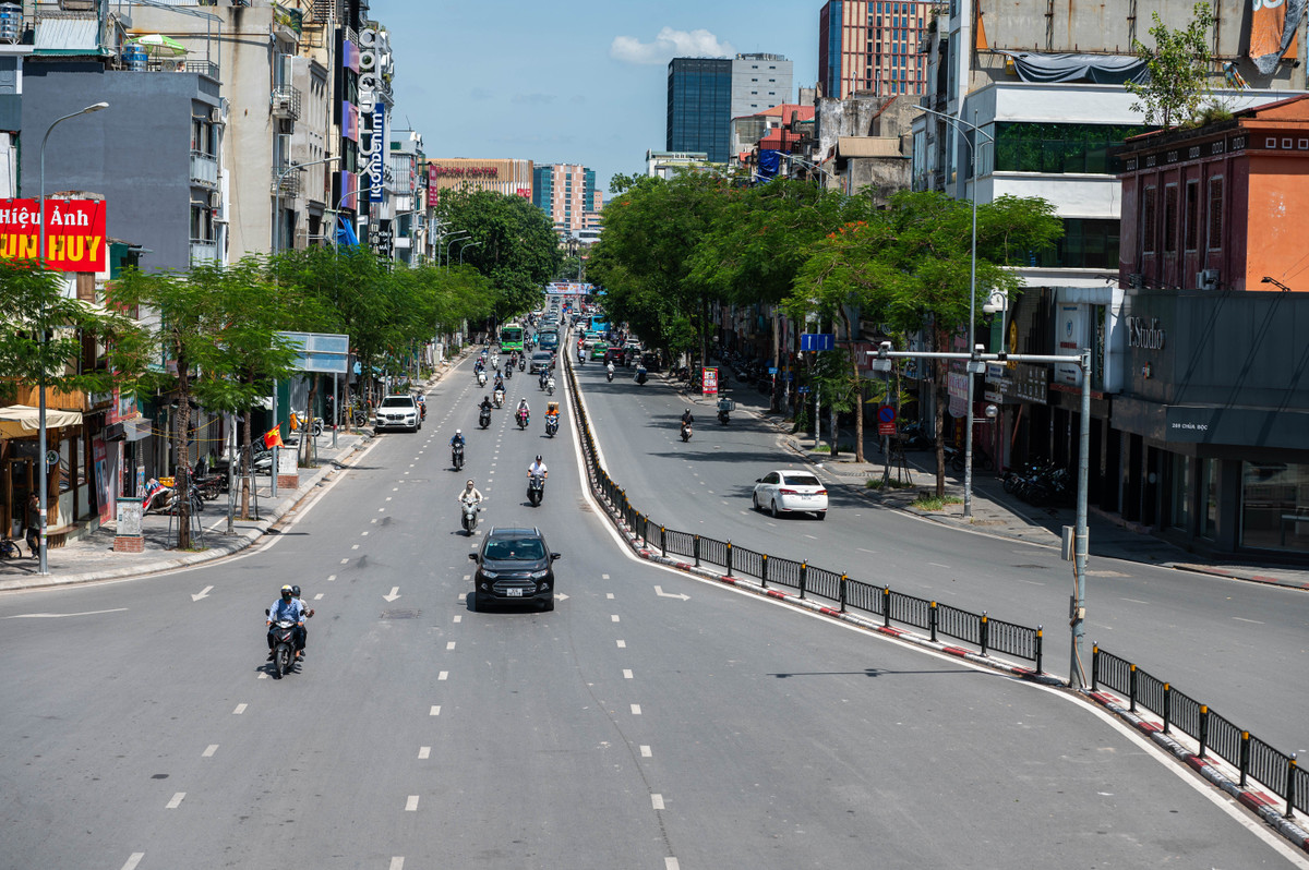 Ngày 4/8, tại khu vực Bắc Bộ (trừ Lai Châu và Điện Biên), có nắng nóng và nắng nóng gay gắt, có nơi đặc biệt gay gắt với nhiệt độ cao nhất phổ biến 36-38 độ C, có nơi trên 39 độ C.