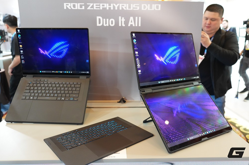 ROG Zephyrus Duo GX651 gây sốc khi trở thành laptop gaming đầu tiên sở hữu hai màn hình OLED 16-inch 3K đồng nhất.(Ảnh: Genk)