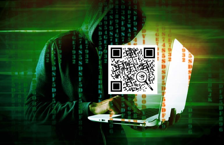 Điểm nguy hiểm nằm ở mã QR được gài khéo léo bên trong gói hàng.