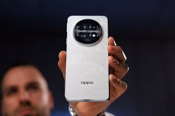 Camera chưa thật sự nổi bật nhưng vẫn đủ dùng với khả năng zoom 60x và chân dung AI.(Ảnh: viettelstore)