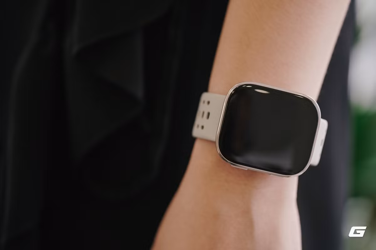 Trợ lý AI Zepp Flow tuy chưa hỗ trợ tiếng Việt nhưng phản hồi khá tốt, đủ dùng trong các tình huống cơ bản.