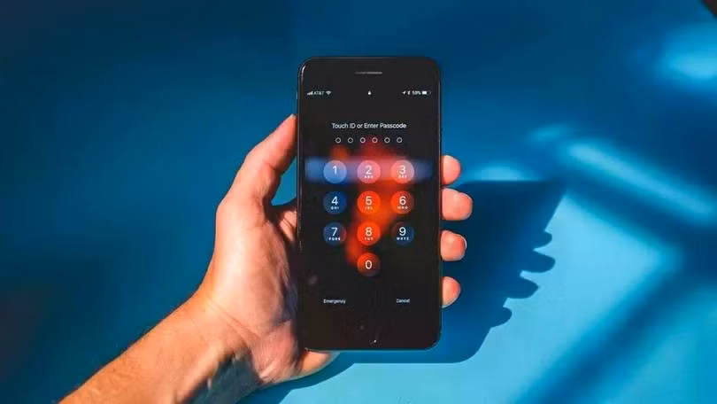 Kẻ gian liên tục gửi yêu cầu “Đặt lại mật khẩu” khiến thiết bị bị “dội bom” thông báo xác thực.