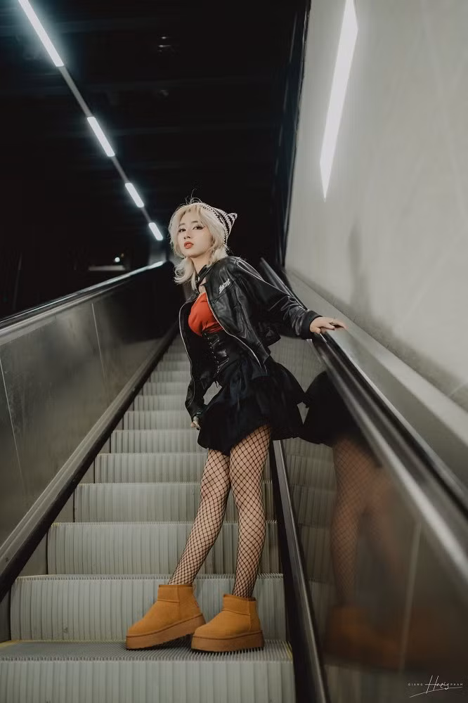 Không chỉ nổi bật với nhan sắc, Mercury còn được biết đến là nữ trọng tài “hiếm có” trong đấu trường VCS, sở hữu phong thái chuyên nghiệp và bản lĩnh.