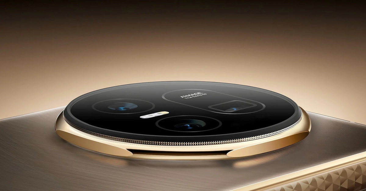 Bản lề thép siêu bền được thử nghiệm 500.000 lần gập mở giúp tăng độ tin cậy trong sử dụng lâu dài.