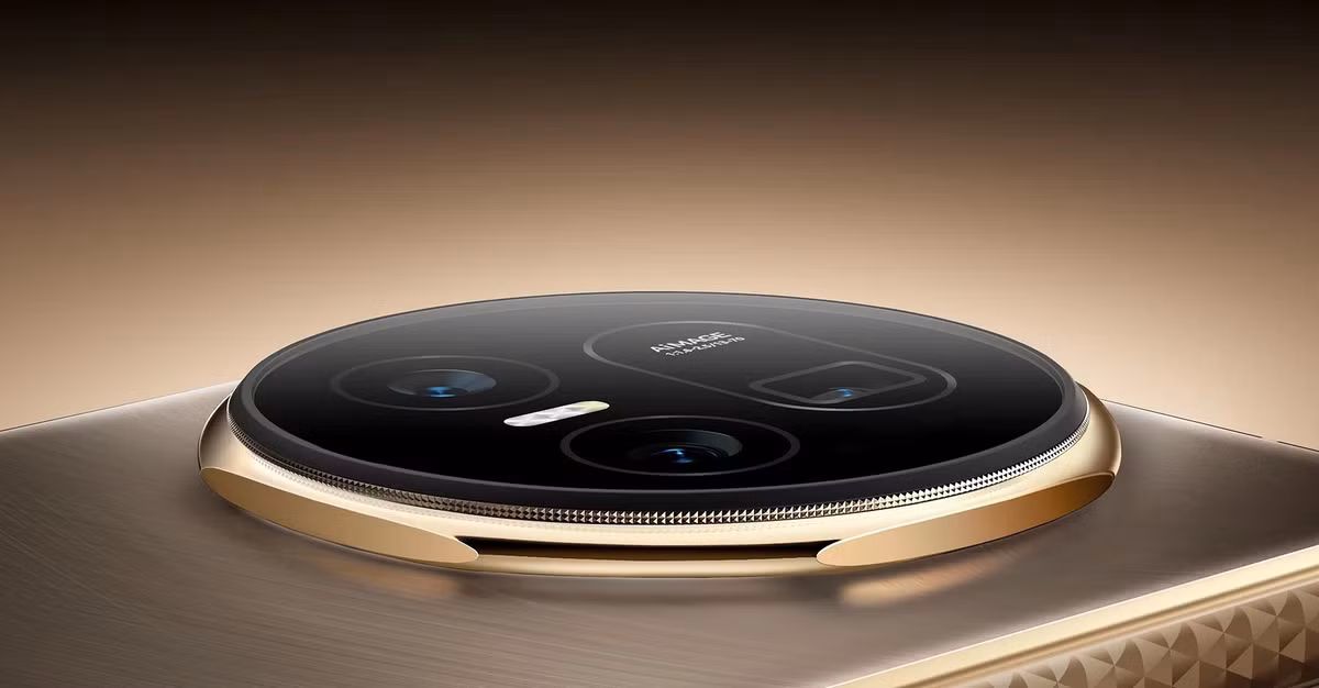 Bản lề thép siêu bền được thử nghiệm 500.000 lần gập mở giúp tăng độ tin cậy trong sử dụng lâu dài.