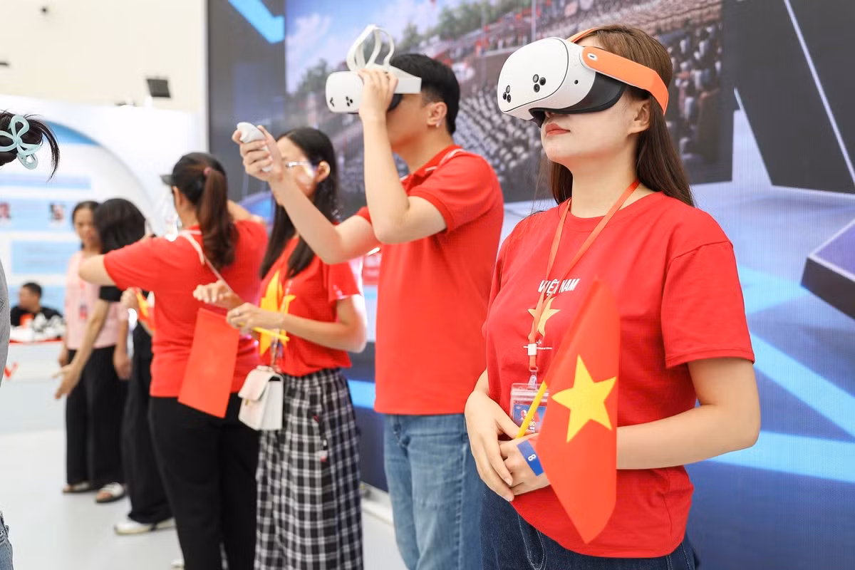 Điểm nhấn là Holobox với AI Human - biên tập viên ảo có thể tương tác và trả lời câu hỏi ngay tại chỗ.