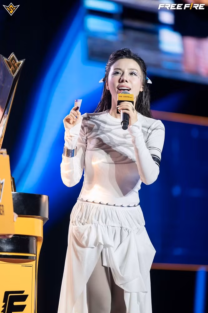 Khoác lên mình diện mạo mới, trưởng thành, bản lĩnh và rực rỡ hơn, sự trở lại lần này được xem là bước ngoặt đáng nhớ của nữ MC.