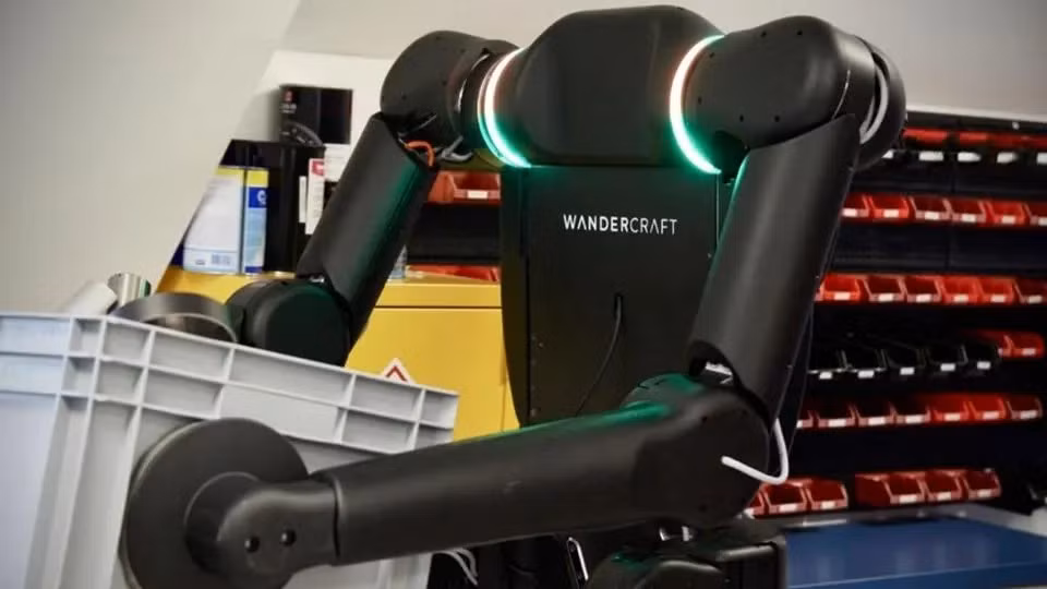 Calvin 40 có khả năng tự cân bằng, điều khiển bằng giọng nói và mang vật nặng tới 40 kg.(Ảnh:Forbes)