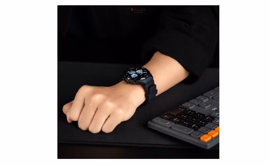 Trợ lý AI này cho phép người dùng nói tiếng Việt để hỏi nhanh thông tin, nhắc việc hoặc tra cứu cơ bản thông qua kết nối Bluetooth với điện thoại.