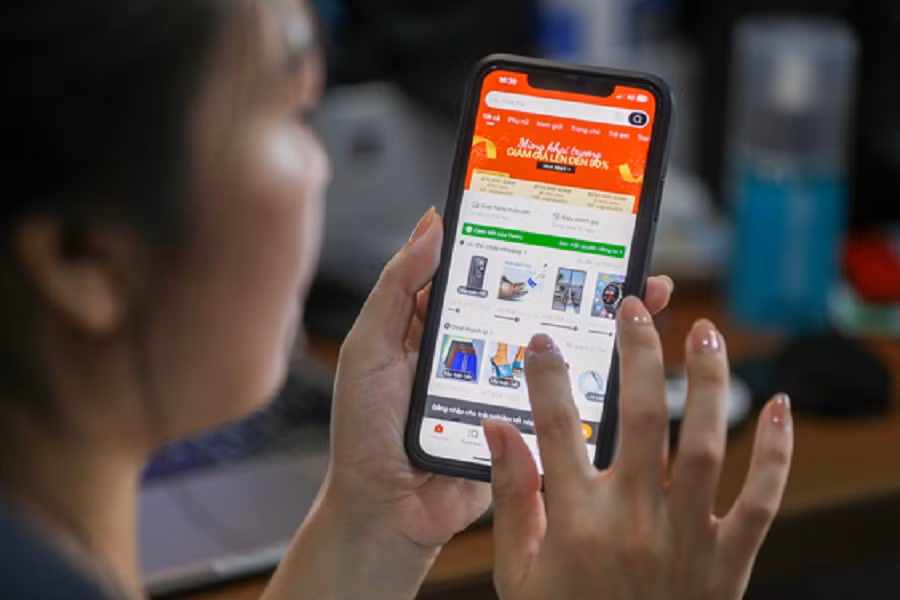 Thương mại điện tử, các lễ hội mua sắm kéo dài và thói quen mua hàng online là động lực chính thúc đẩy số đơn tăng vọt.