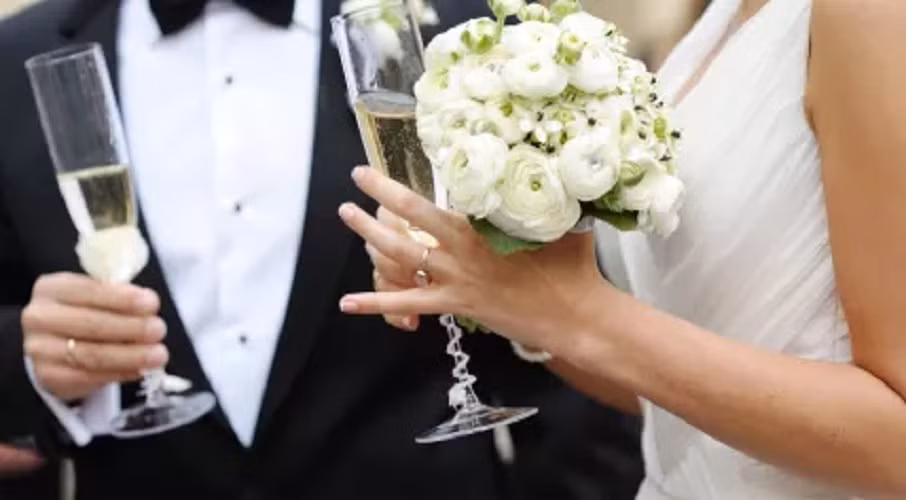 Trí tuệ nhân tạo tạo ra những câu chữ lãng mạn, cảm xúc nhưng lại thiếu tuyên bố chấp nhận nghĩa vụ hôn nhân theo luật định.