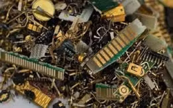 Đặc tính dẫn điện tốt và không bị oxy hóa khiến vàng trở thành lựa chọn lý tưởng cho các kết nối điện tử.