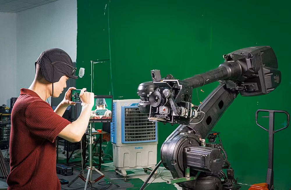 Dù AI có thể tồn tại, phim thật do con người sáng tạo vẫn giữ giá trị nghệ thuật không thể thay thế.