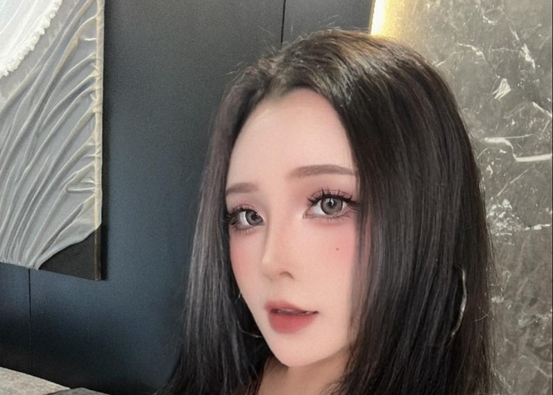 Không chỉ khi cosplay, đời thường cô cũng luôn ghi điểm với vẻ ngoài chỉn chu, ngọt ngào mà vẫn đầy thu hút.