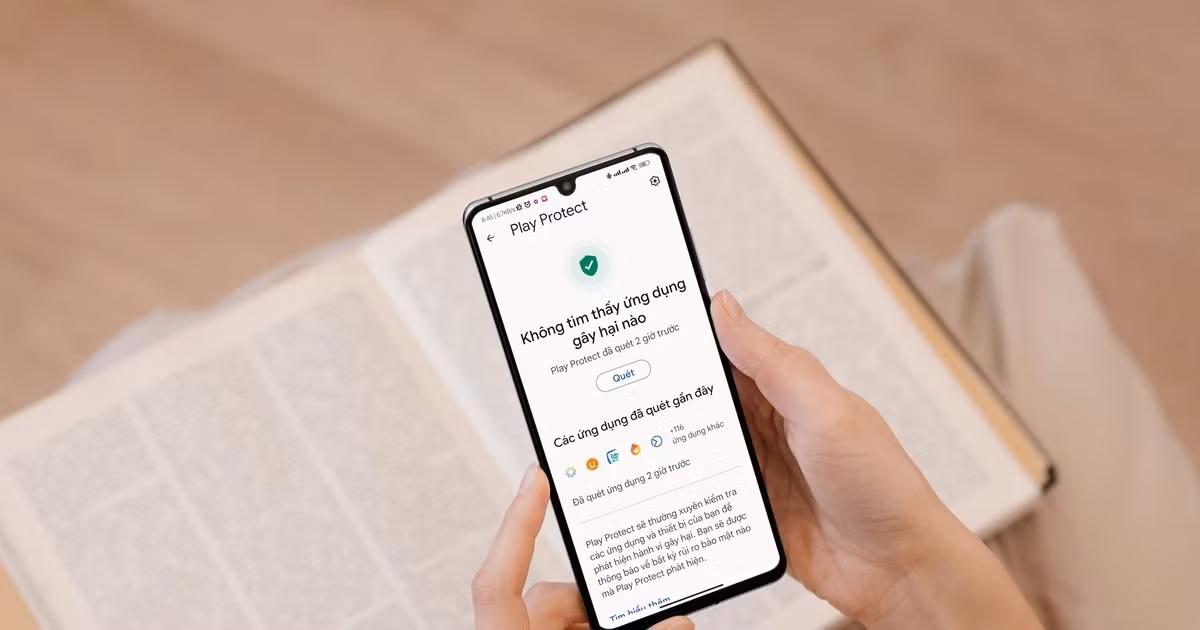 Người dùng nên cập nhật hệ điều hành và tránh cài đặt file APK từ nguồn không rõ ràng để bảo vệ thiết bị.