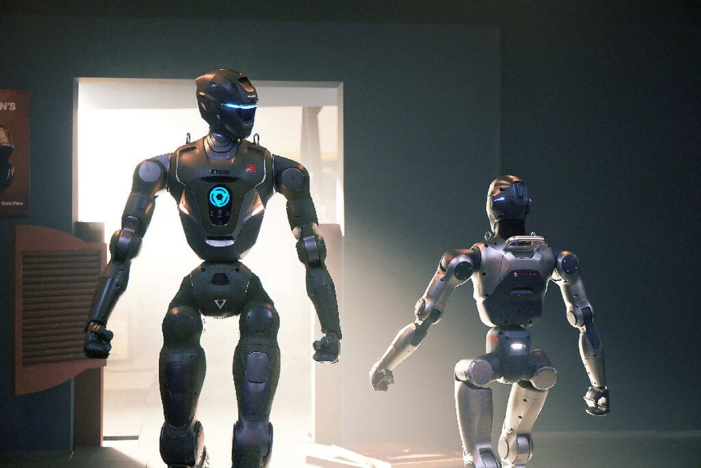 T800 cao khoảng 1,73 m, nặng 75 kg, có khả năng đá, nhảy, đổi hướng nhanh và thao tác chính xác nhờ hệ thống cảm biến tích hợp.