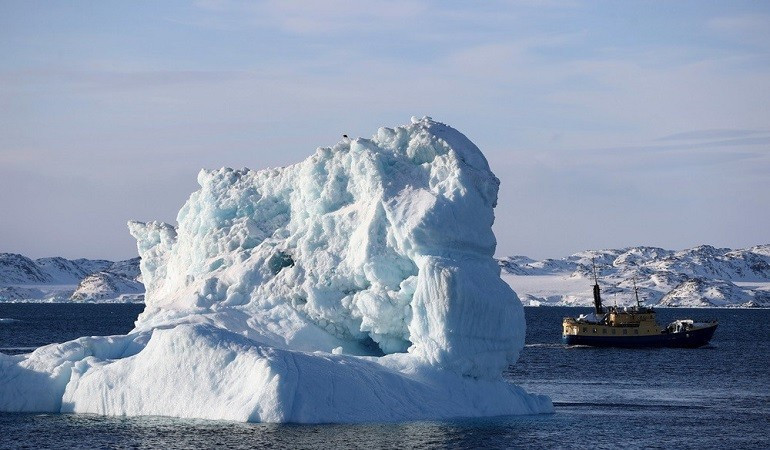 Điều này nhấn mạnh sự cần thiết phải kết hợp các quá trình 'giống thời tiết' ngắn hạn này vào các mô hình khí hậu để có thể dự báo chính xác và toàn diện hơn về mực nước biển dâng.
