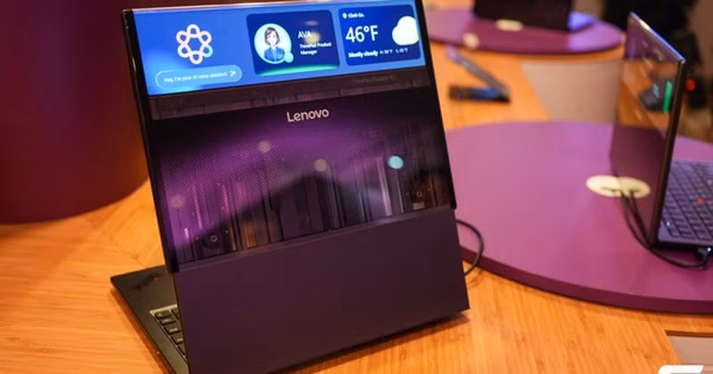 ThinkPad Rollable XD ra mắt tại CES 2026 tiếp tục giữ phong cách đen lịch lãm và TrackPoint đỏ đặc trưng của dòng ThinkPad. (Ảnh: Genk)